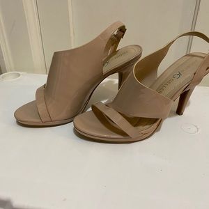 Nude/tan heels